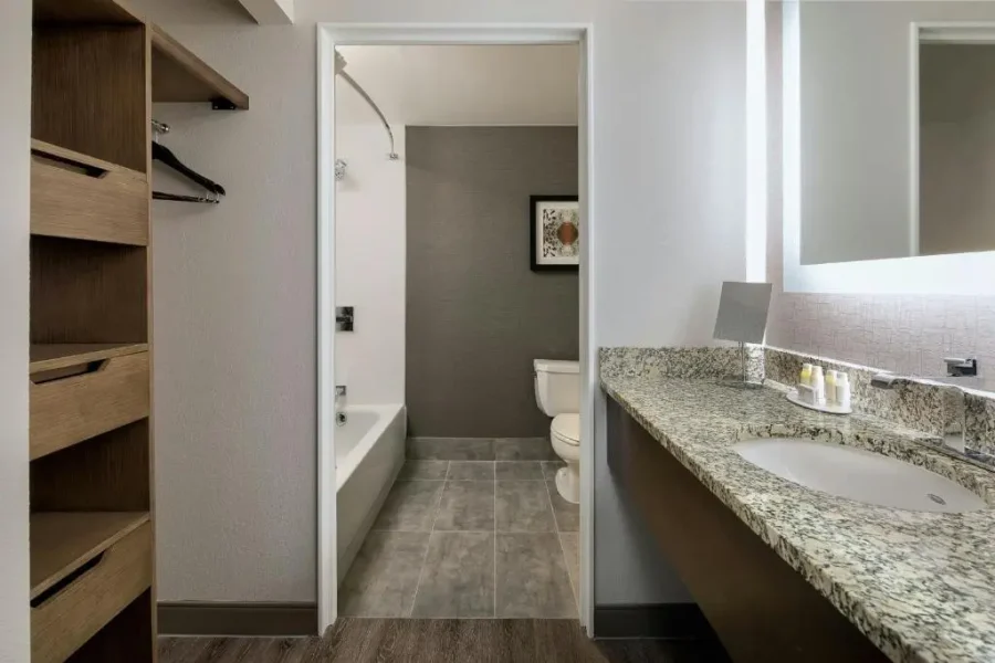 Courtyard Fort Worth Downtown/Blackstone: Your Home Away from Home in Texas