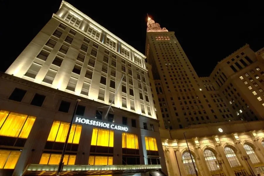Experience Comfort and Convenience at Crowne Plaza Cleveland South-Independence