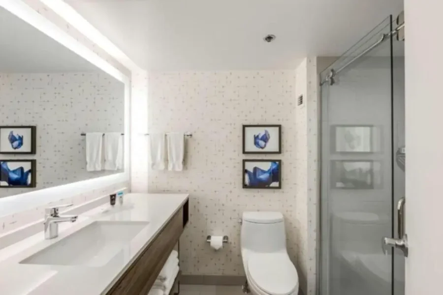 Crowne Plaza Suites Arlington: Your Home Away from Home in Texas