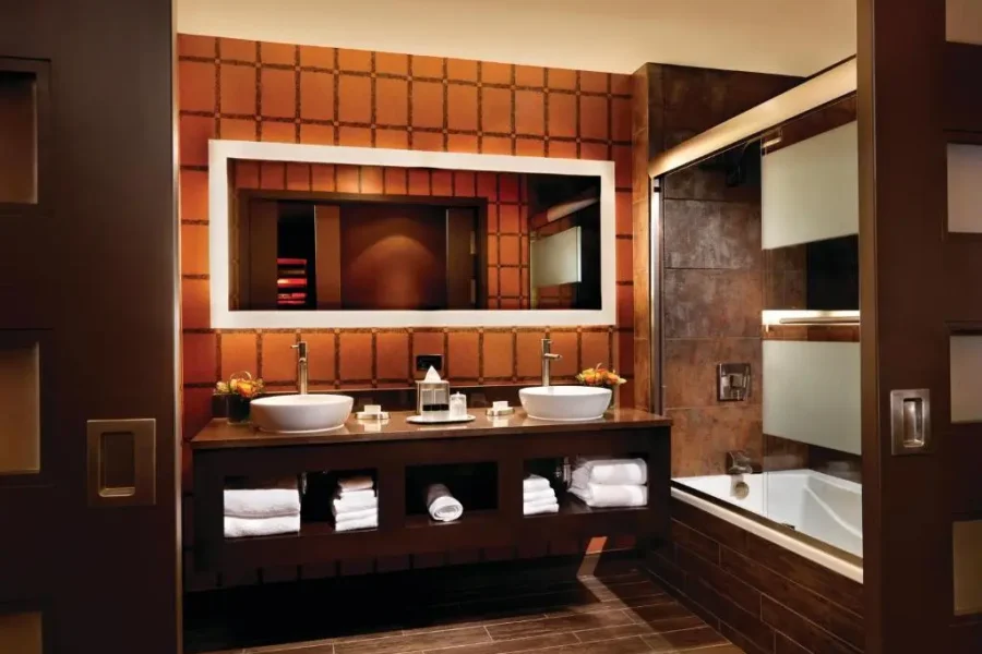 Experience Luxury at Golden Nugget Hotel & Casino Las Vegas – A 4-Star Oasis in the Heart of Fremont Street