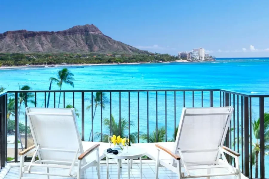 Experience the Ultimate in Luxury at Halekulani Hotel