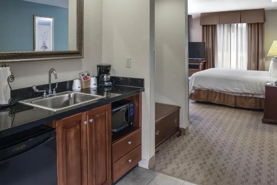Hampton Inn & Suites Youngstown-Canfield: A Comfortable Stay in Ohio