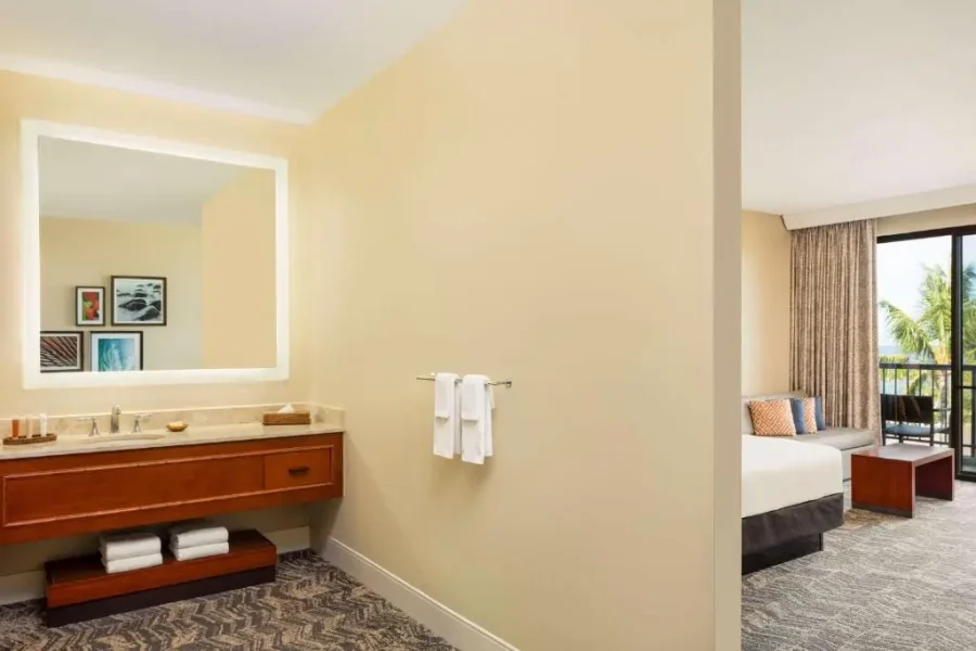 Experience Luxury at Hilton Waikoloa Village: A 4-Star Hotel in Waikoloa, Hawaii