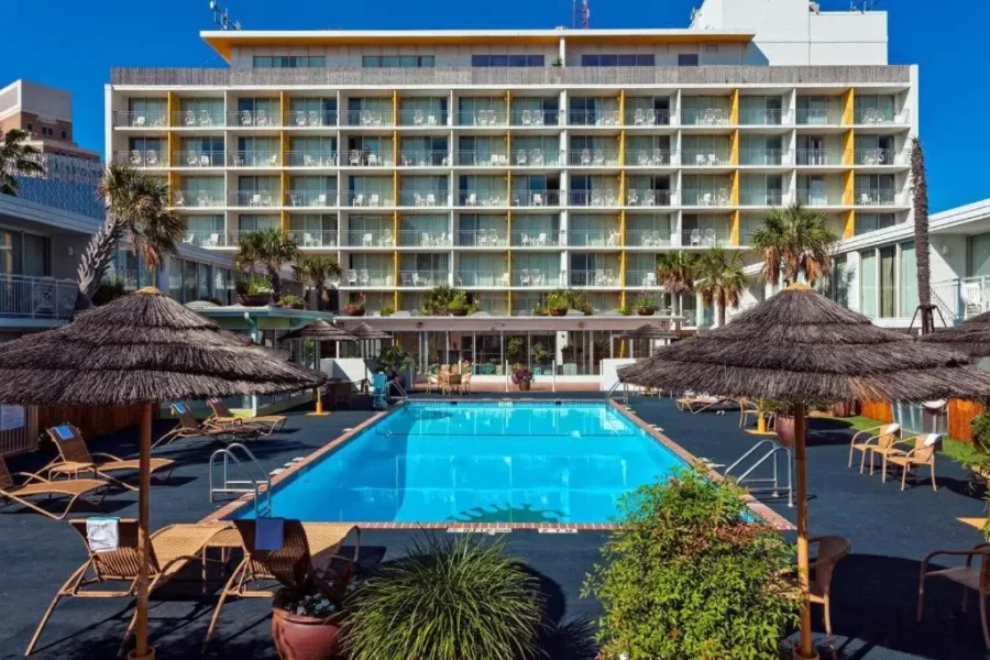 Discover the Charm of El Tropicano Riverwalk Hotel in San Antonio