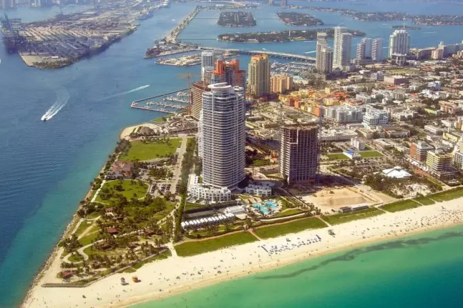 Experience Miami in Style: 45-Minute Helicopter Tour