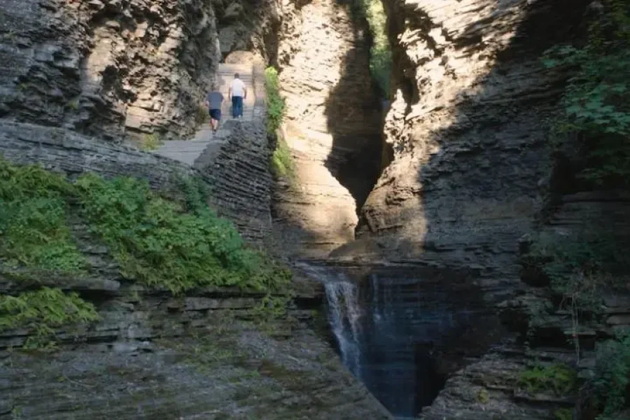 Explore the Wonders of Niagara Falls with a 4-Day American Gateway Tour