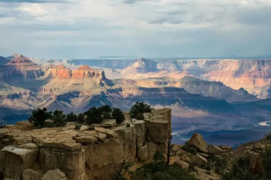 7-Day Yellowstone National Park, Grand Canyon, Antelope Canyon Tour from LA/Vegas  | 5-Star Vegas Hotel | Small Group Option