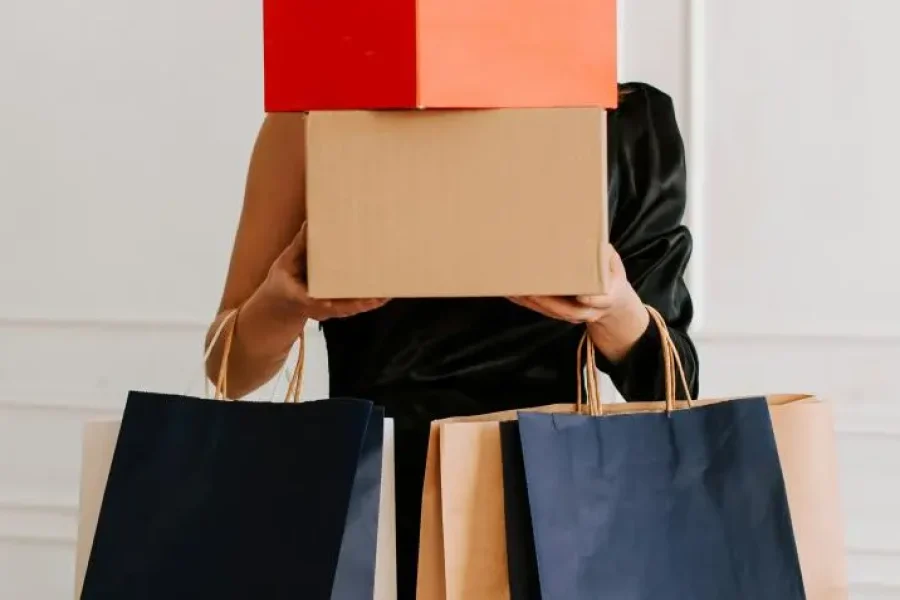 Discover the Best of New York: 1-Day Untermyer Gardens and Woodbury Common Premium Outlets Tour