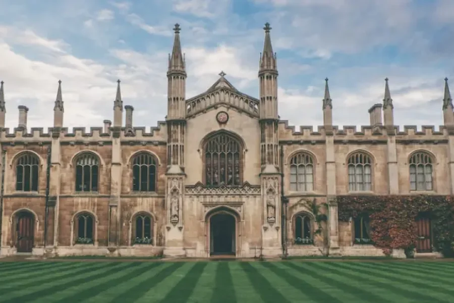 Experience the Best of Harvard & Yale: A 2-Day Tour from New York