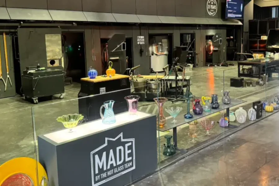 Experience the Breathtaking Beauty of Niagara Falls: 2-Day Tour from New York or New Jersey