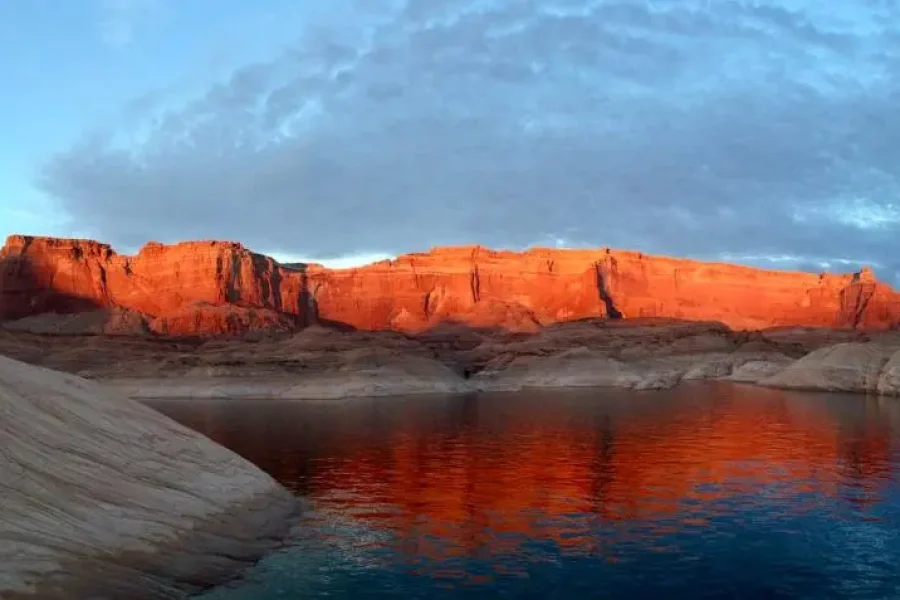 2-Day Antelope Canyon, Horseshoe Bend and Lake Powell Private day tour from Las Vegas